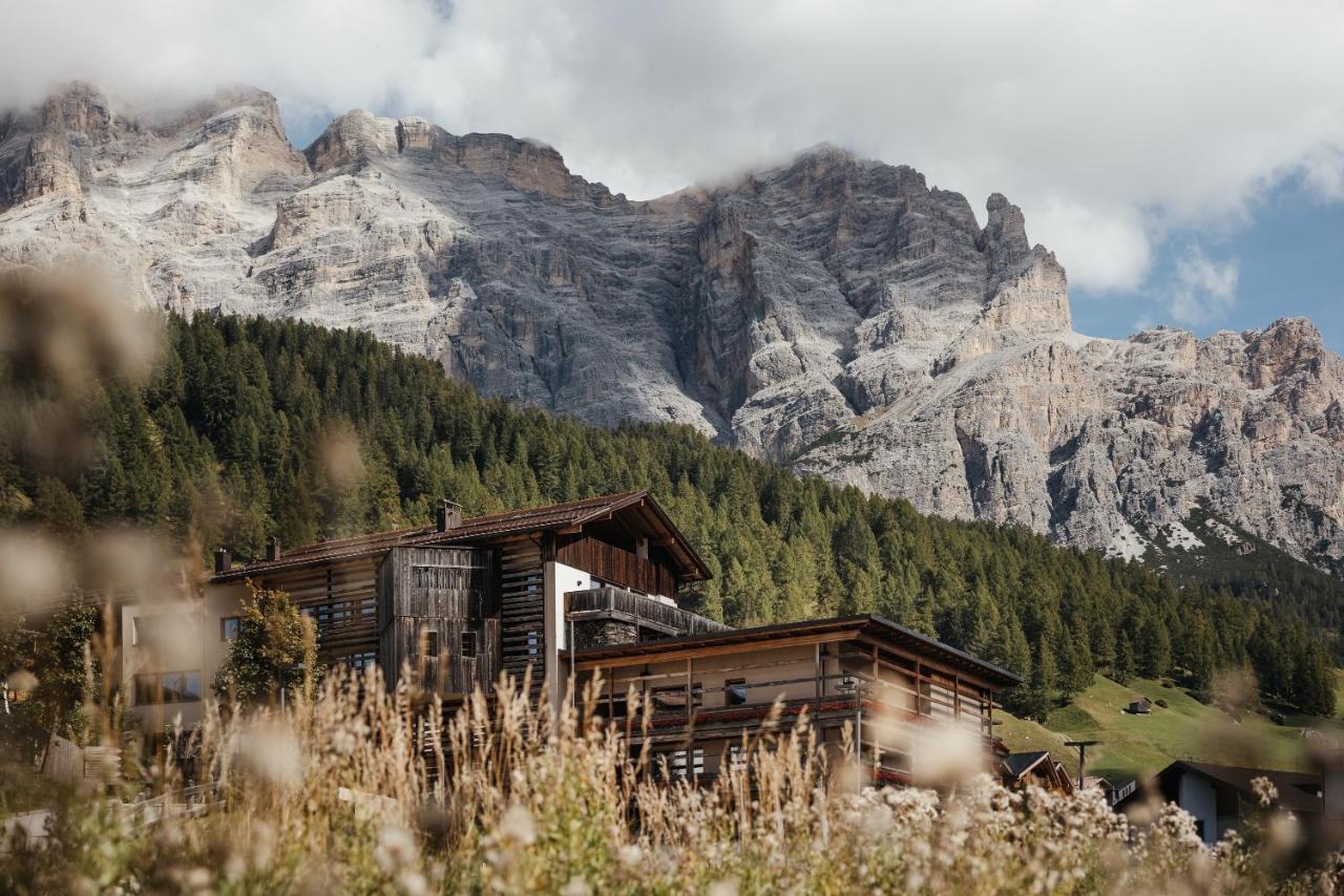 Lagacio Hotel Mountain Residence San Cassiano  Extérieur photo