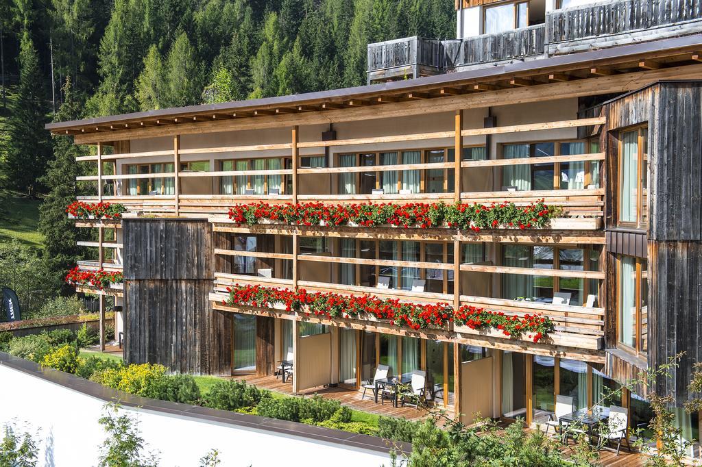Lagacio Hotel Mountain Residence San Cassiano  Extérieur photo